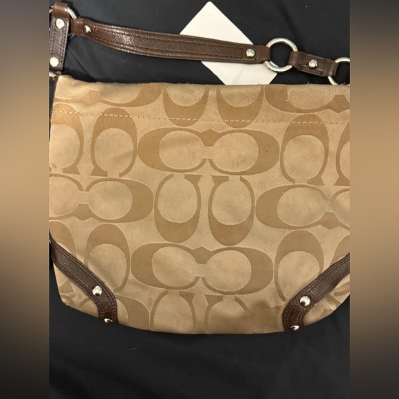 Coach Handbags - Vintage coach Carly hobo shoulder purse- used condition